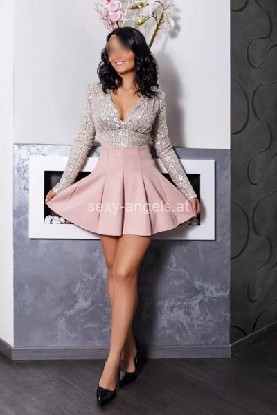 Escort Girls Vienna -Daria – Young and slim party escort Vienna
